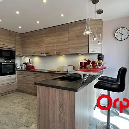 Lumineux Proche Plages Et Centre-ville Avec Clim, Balcons Et Parking Inclus - Fr-1-647-18 * Мантон