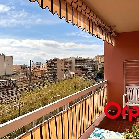 Lägenhet Lumineux Proche Plages Et Centre-ville Avec Clim, Balcons Et Parking Inclus - Fr-1-647-18